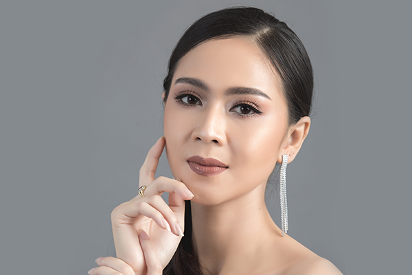 Căng da mặt bán phần