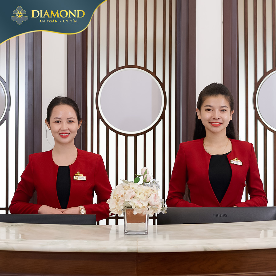 Đội ngũ chuyên viên tư vấn tận tình, chu đáo, giúp khách hàng cảm thấy yên tâm khi làm đẹp